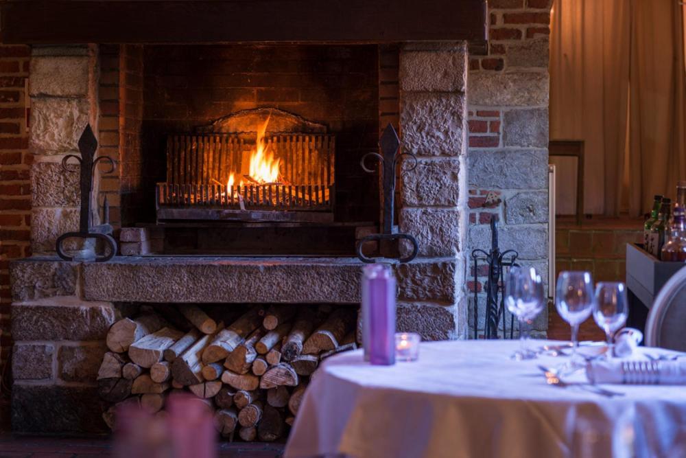 Logis-Hotel-Restaurant La Gentilhommiere Artres Luaran gambar