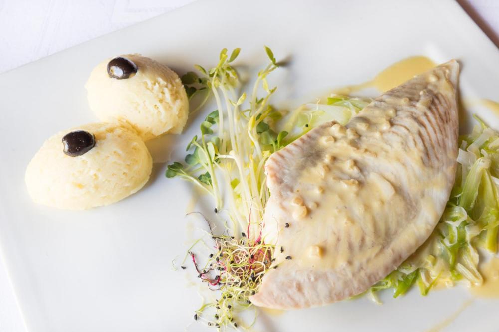 Logis-Hotel-Restaurant La Gentilhommiere Artres Luaran gambar