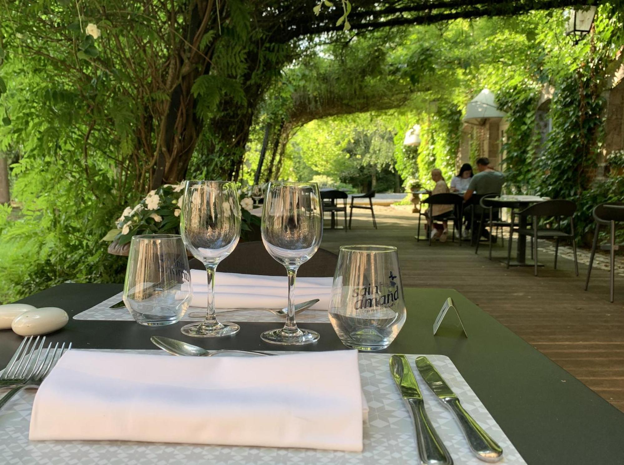 Logis-Hotel-Restaurant La Gentilhommiere Artres Luaran gambar